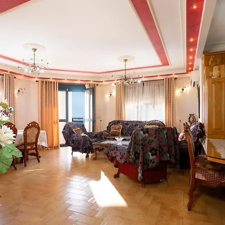 2-bedroom Beachfront With Sea View דירה