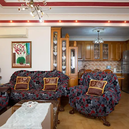 דירה 2-bedroom Beachfront With Sea View *