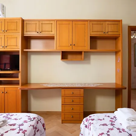 דירה 2-bedroom Beachfront With Sea View Vlorë