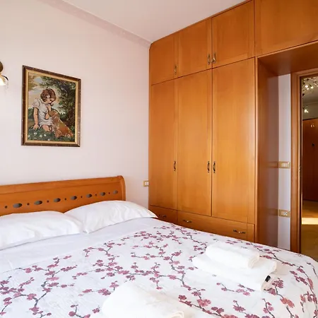 2-bedroom Beachfront With Sea View דירה